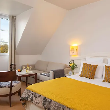 Mercure Relays Du Chateau Hotel 4*
