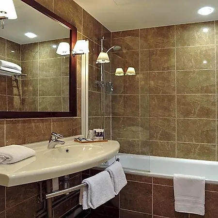 Mercure Relays Du Chateau Hotel 4*