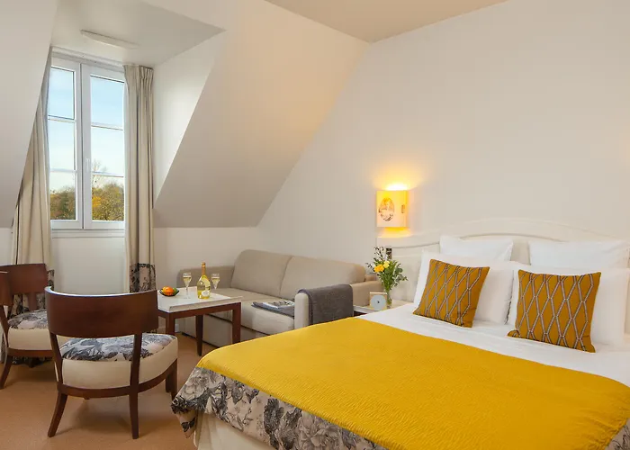 Mercure Relays Du Chateau Hotell